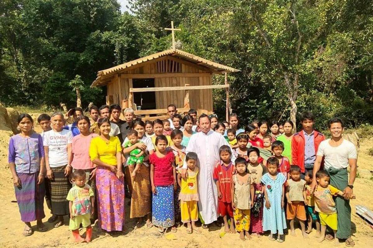 Columbans with the people of Myanmar pray for peace - Photo:St Columbans Mission Society