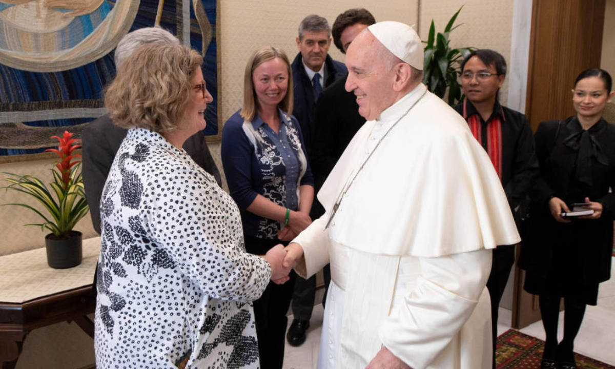Amy Woolam Echeverria meets Pope Francis at the Global Catholic Climate Movement  in February 2020.  Photo: Amy Woolam Echeverria