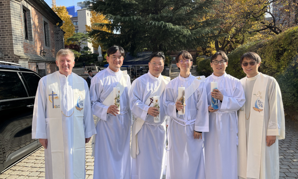 Left to right: Columban Ordination in South Korea – Fr. Peter O'Neill, Fr. Park Yo Sup Joseph, Fr. Seong Yo Seop Joseph, Fr. Shim Hong Seok Ambrosio, Deacon Lee Jeong Rak Verano and Fr. Kim Young In. - Photo: Fr Kevin O'Neill