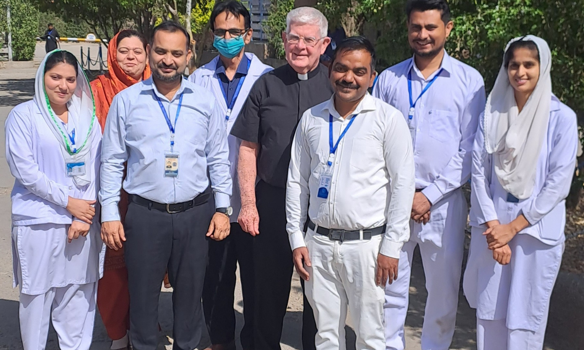 Fr Robert McCulloch and the St Elizabeth Mobile Medical Outreach Team in Pakistan - Photo: Fr Robert McCulloch