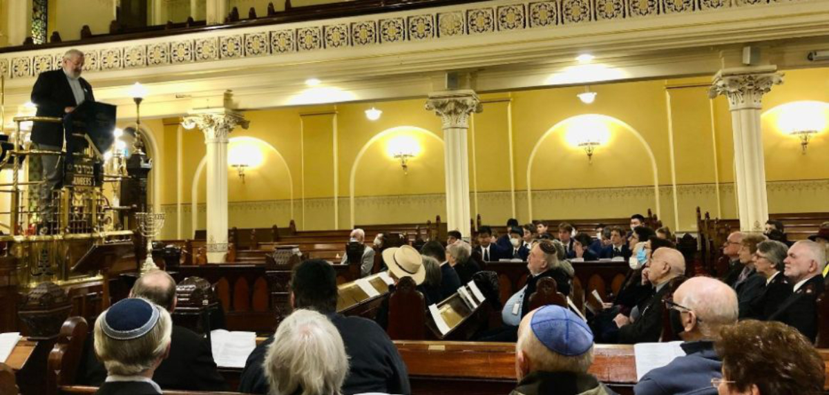 Fr Patrick McInerney SSC, delivers the keynote address at the Annual Shoah Memorial Service in the Great Synagogue on 31 May 2022. 