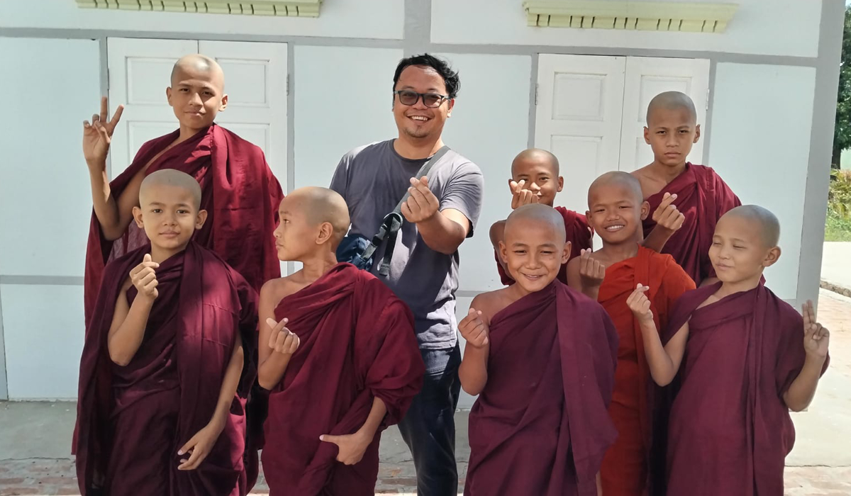 Fr Kurt with Buddhist monks. Photo: Fr Kurt Zion Pala