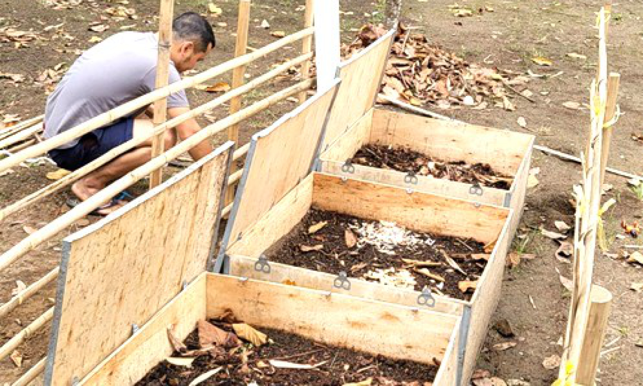 Preparing the soil. Photo: Michael Javier