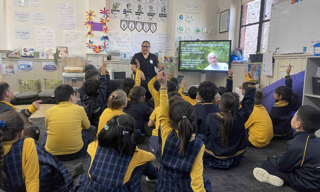 Regional Schools & Community Partnerships Coordinator Mariana Waqa facilitates a session in an inner-city school