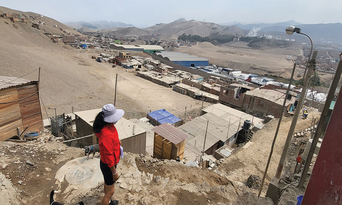 Looking out over the vast shantytowns that make up much of the city of Lima. - Photo:Ana Flores