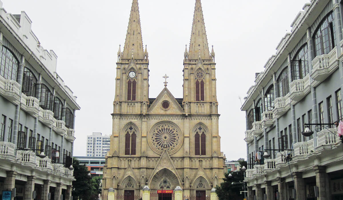 Photo: Huangdan2060 (https://commons.wikimedia.org/wiki/File: Cathedral_of_the_Sacred_Heart_of_Jesus_01.JPG), Cathedral of the Sacred Heart of Jesus 01, https://creativecommons.org/licenses/by/3.0/ legalcode