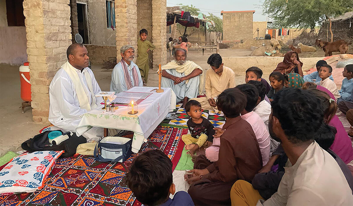 Columban Fr Iowane Naio celebrates Mass with the Sindhi Bheels community in Pangrio Village. - Photo: Fr Iowane Naio SSC