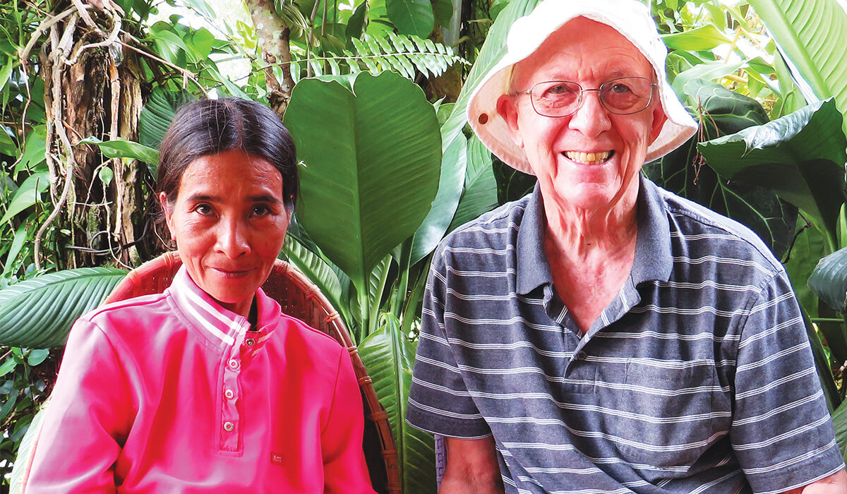 Columban Fr Vincent Busch with Subanen crafter. Photo; Fr Vincent Busch SSC
